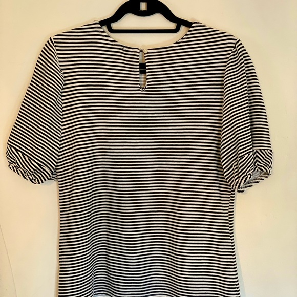 Chic puff sleeve Dolan top - Picture 2 of 7